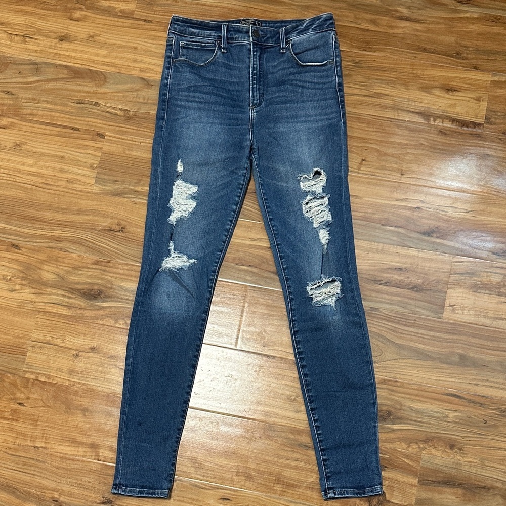 Abercrombie & Fitch Ripped Skinny Jeans